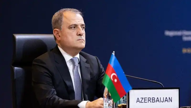 Azerbaycan ve Ermenistan'dan Tarihi Anlaşma: Barışın Kapıları Aralanıyor