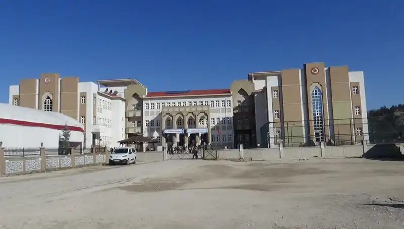Ortaokulda Öğrenciye Şiddet Uygulandı mı? Eğitimdeki Tartışmalı Olayın Ayrıntıları