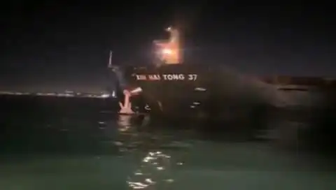 Ahırkapı’da Yük Gemisi Karaya Oturdu: Deniz Trafiğinde Büyük Kriz