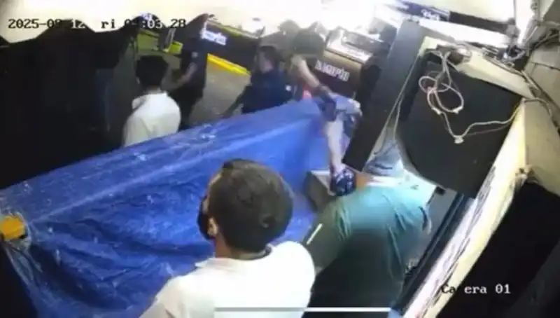 Ortaköy'de Gecenin Ardında Yatan Gerilim: Tekme Tokat Kavga