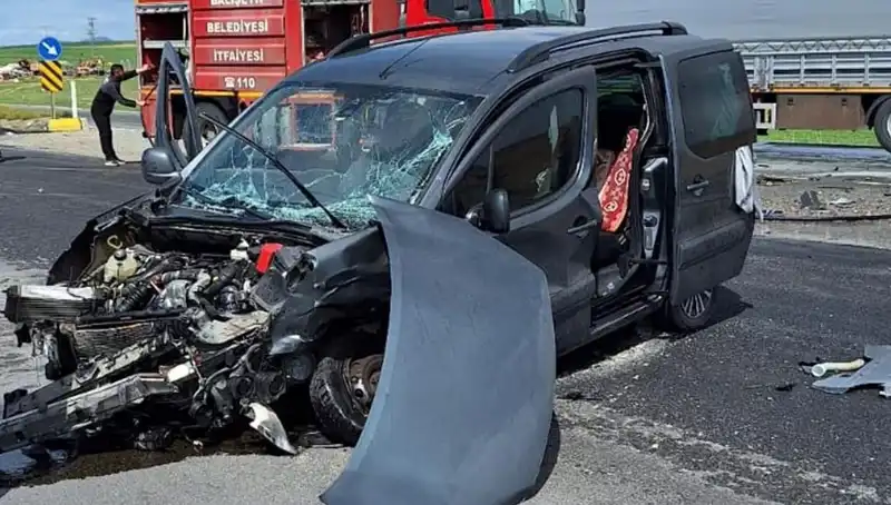 Ankara Yolunda Feci Kaza: Üç Kişi Yaralandı, Olay Yerinde Gözyaşları Dinmedi