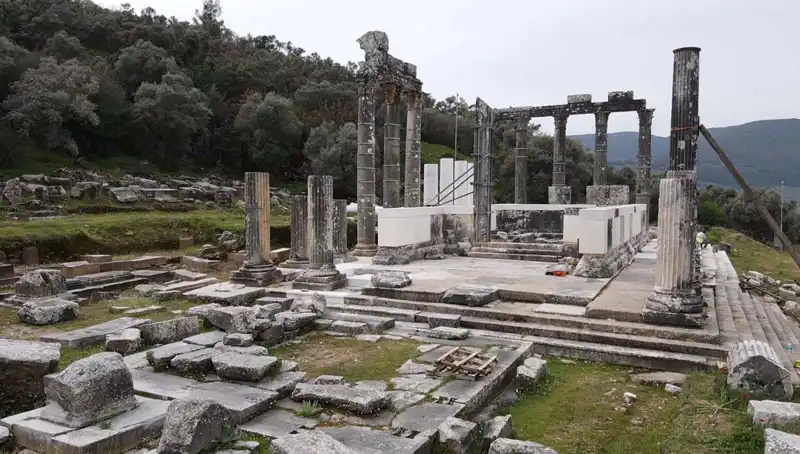 Zeus Tapınağı Restorasyonunda Tarih Yeniden Canlanıyor: Çalışmalar Devam Ediyor