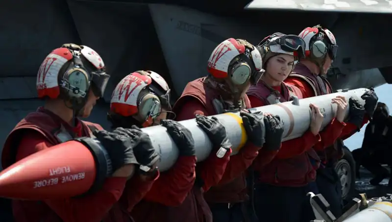 Amerikan Füzeleri Suudi Arabistan'a Hızla Yola Çıktı: Stratejik Bir Adım Mı?