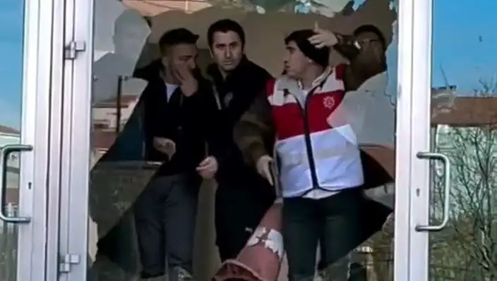 Futbol Maçında Taraftarlar Arasında Kargaşa: Gergin Anlar Yaşandı!