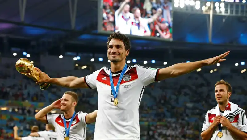 Hummels Futbolu Bırakma Kararını Aldı: Emekliliği Açıklıyor