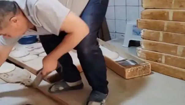 Pide Tezgahında Terlikle Fırın: 105 Bin TL’lik Ceza Şok Etti!