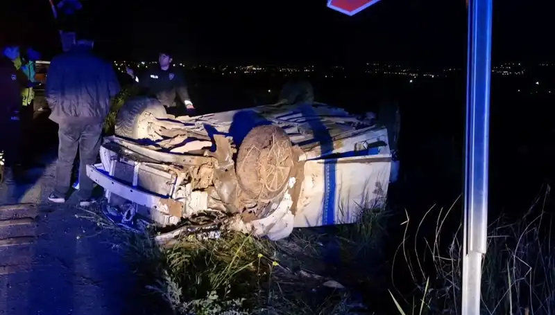 Otomobil Şarampole Devrildi: Korkunç Kazada 1 Ölü, 3 Yaralı