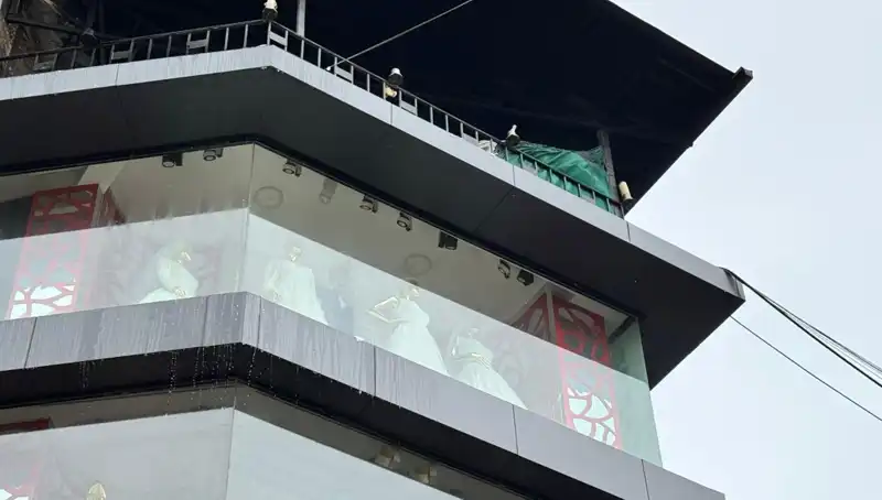 Giyim Mağazasında Korkutan Yangın: Alışveriş Cenneti Kül Olma Tehlikesi Yaşadı