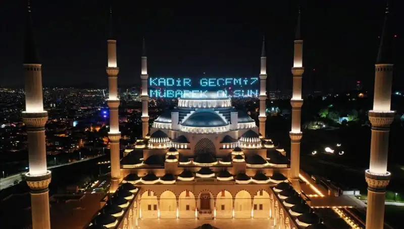 Kadir Gecesi 2025: Tarihleri, Anlamı ve İbadet Önerileri