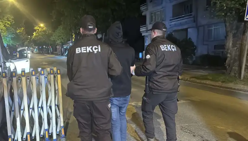 Edirne'de 4 Düzensiz Göçmen Yakalandı: İlginç Gelişmeler