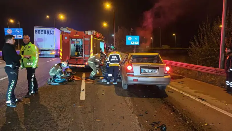 Kamyona Arkadan Çarpan Sürücü Hastanelik Oldu!