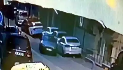Esenyurt'ta Park Halindeki Araçlara Çarpan Sürücü Kayıplara Karıştı