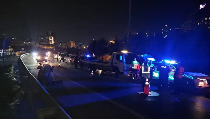 TEM Otoyolu'nda Dehşet Anları: Yatan Kişi Kaza Sonucu Sürüklendi