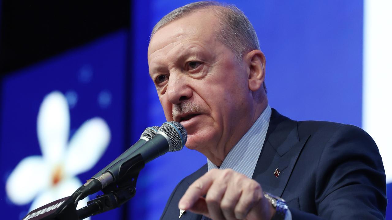 Erdoğan: Deprem Bölgesinde Evine Girmeyen Vatandaşlara Yardım Devam Edecek