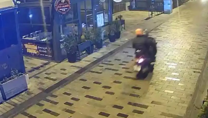 Gece Kulübünde Haraç Saldırısı: Korku Dolu Anlar Yaşandı!