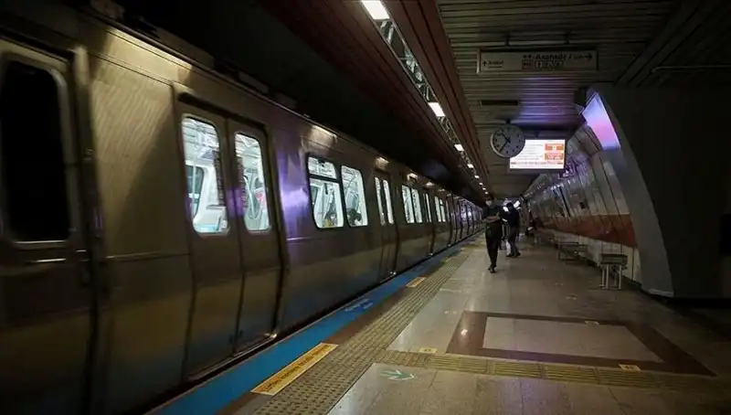İstanbul'da Eylem Yasağında 3. Gün: Metrolar Kapalı mı? Hangi Duraklar Kullanılamayacak?