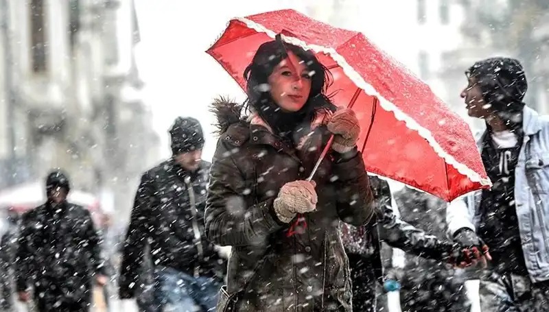 İstanbul'u Vuran Soğuk Hava Dalgası: Sıcaklık Tam 20 Derece Düşecek!