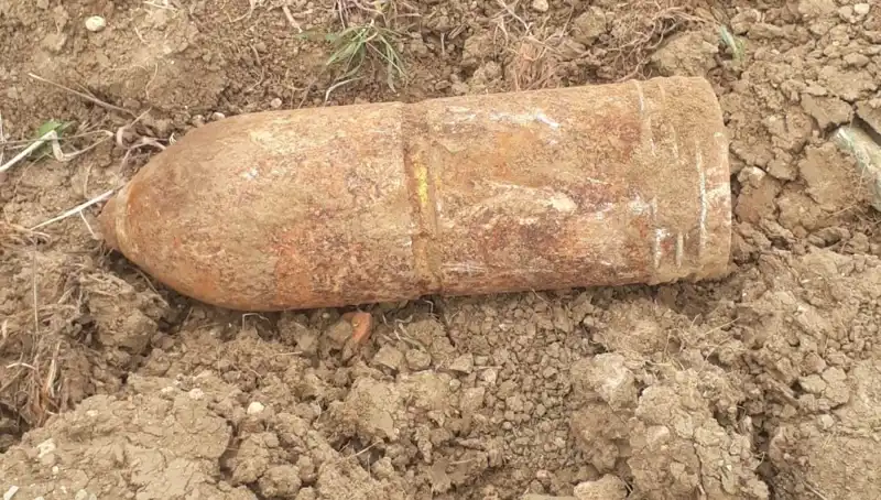 Çanakkale'de Keşfedilen Patlamamış Top Mermisi, Tarih ve Güvenlik Sorunlarını Bir Araya Getirdi