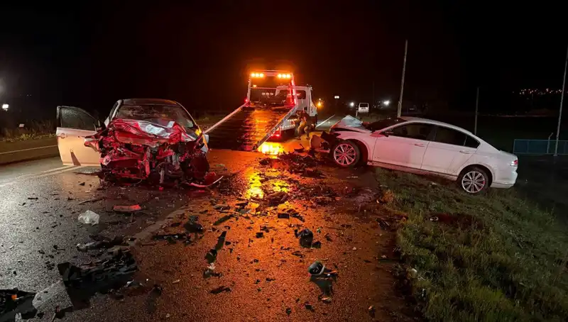 Çanakkale'de Feci Trafik Kazası: Üç Kişi Hayatını Kaybetti, Bir Kişi Yaralı