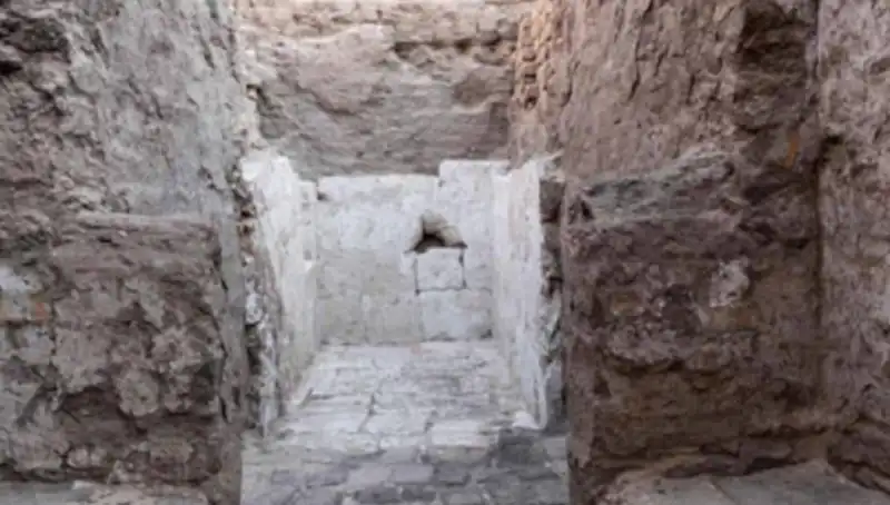 Mısır'da Tarih Yazılıyor: 3.500 Yıl Öncesine Ait Kraliyet Mezarı Keşfedildi