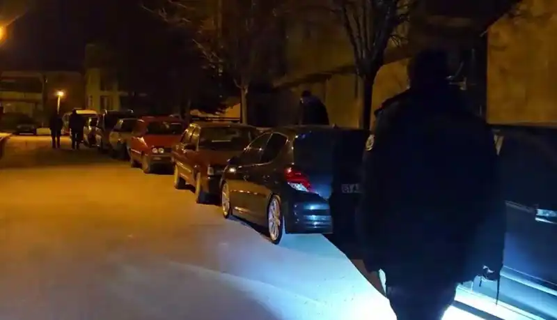 Park Halindeki Araçları Çizen Dolandırıcılar Yakalandı: Olayın Ayrıntıları