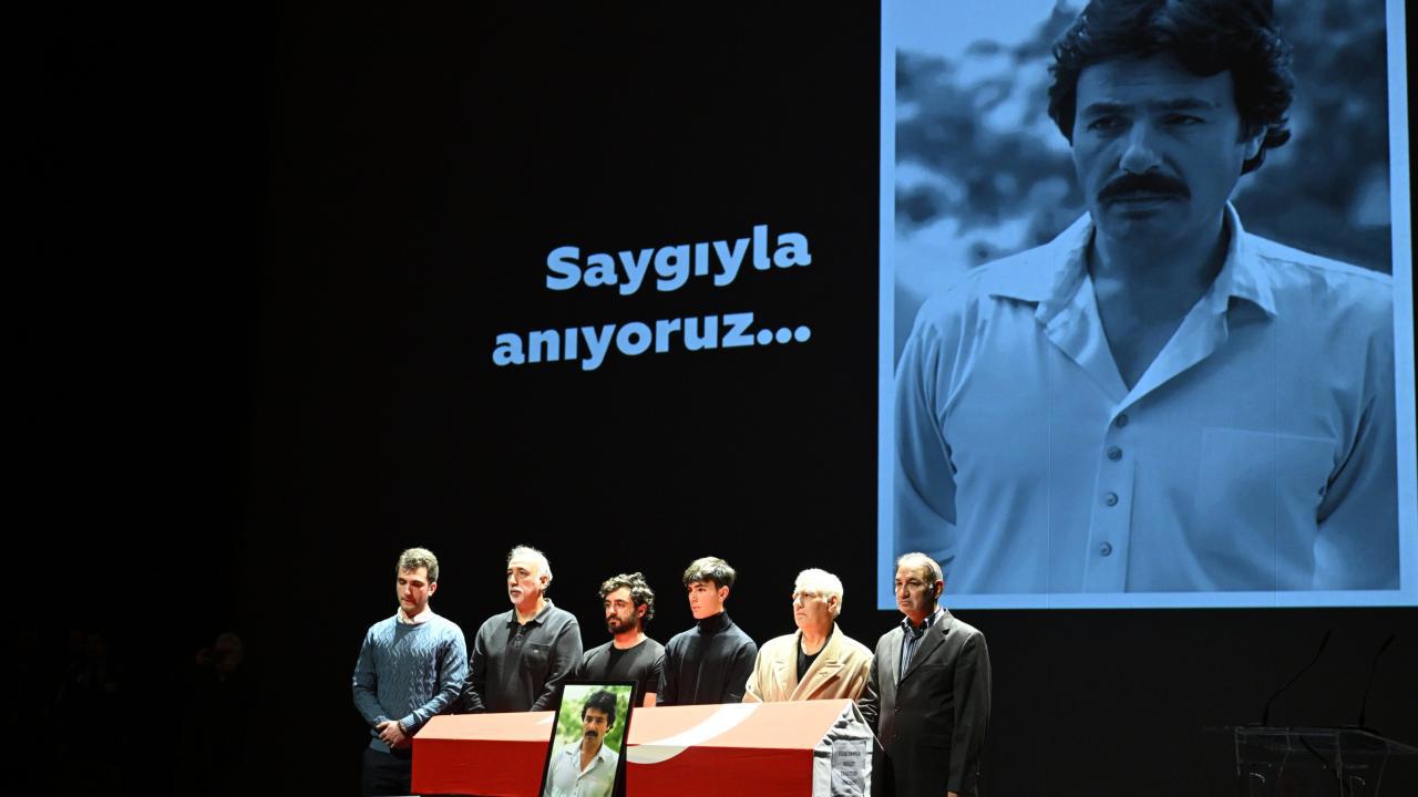 Ferdi Tayfur için AKM'de Unutulmaz Bir Tören Gerçekleşti