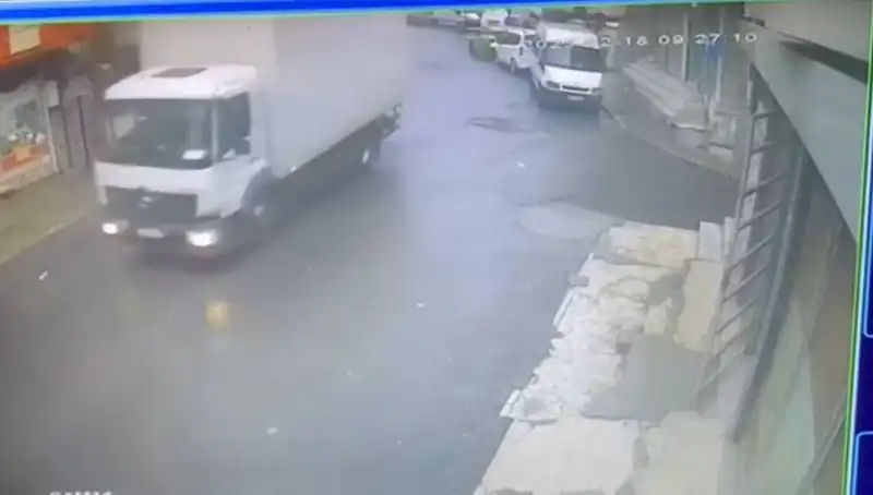 Sahte Polislerin 1,7 Milyon Liralık Gaspı: Şaka Ama Güvenlik Alarmı