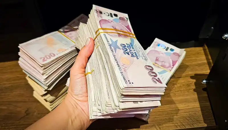 Mevduat Rekor Kırdı: Türkiye'de 12 Trilyon Lira Bankalarda Bekliyor