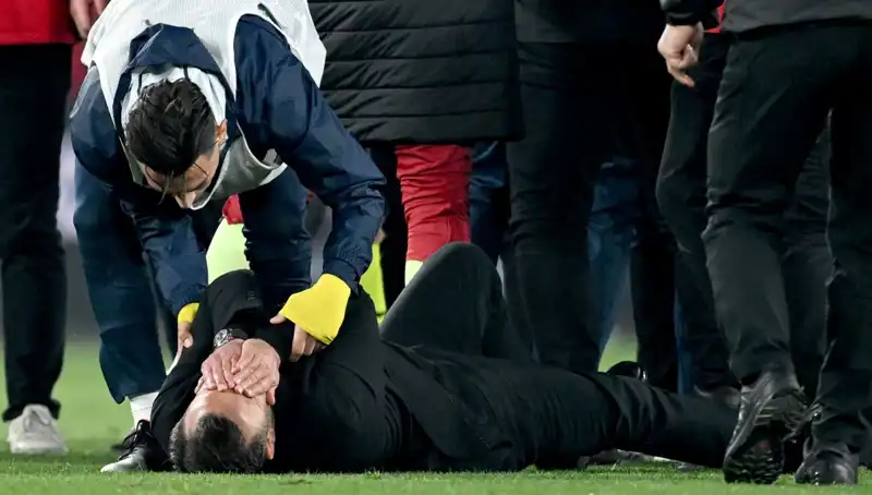 Galatasaray'dan Fenerbahçe'ye Sert Yanıt: Sporun Düşmanı Olan Saldırılar Kınıyoruz!