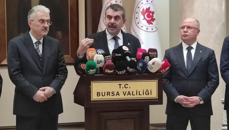 Bakan Tekin, Protestolara Katılan Çalışanları Uyardı: Yaptırımlar Kapıda mı?
